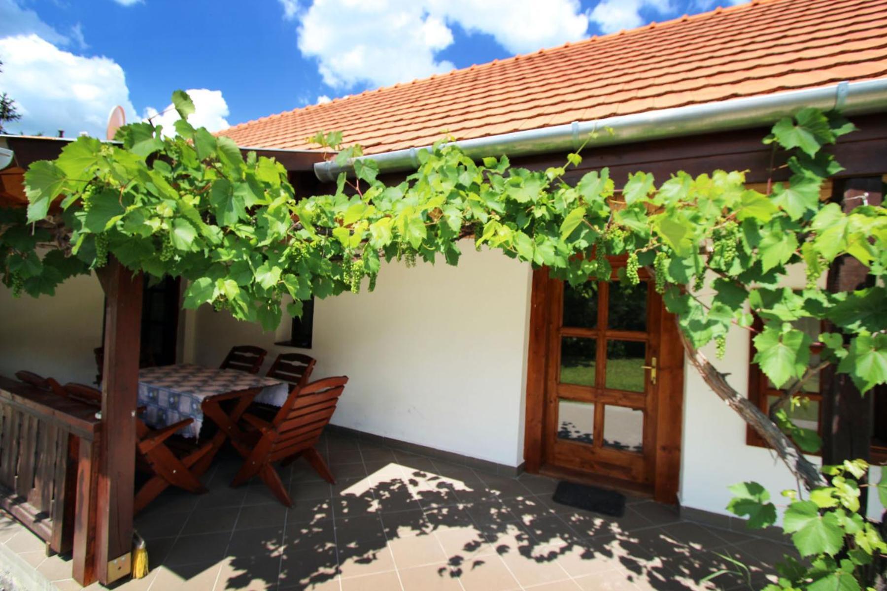 Lugas Vendégház Felsőtold Exterior foto