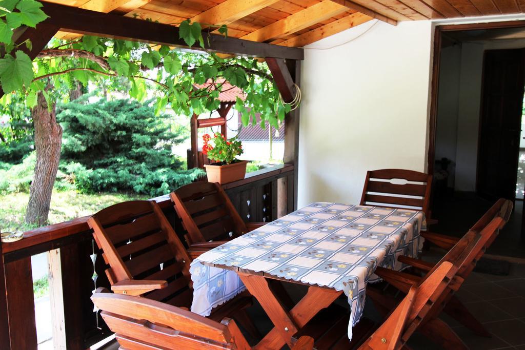Lugas Vendégház Felsőtold Exterior foto